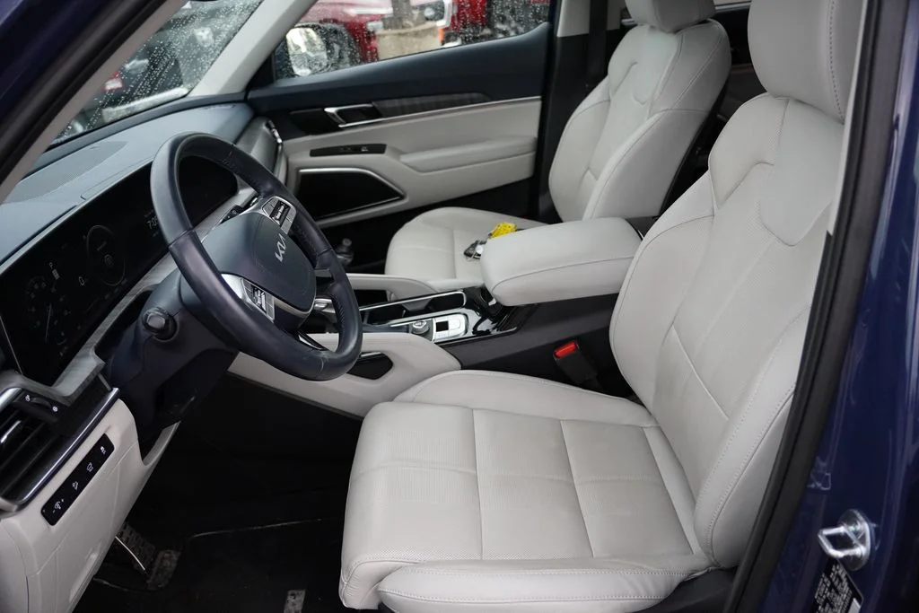 Used 2024 Midnight Lake Blue Kia SX image 4