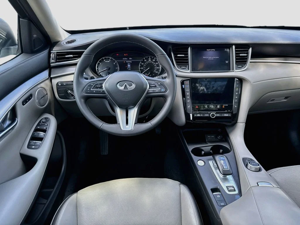 Certified Used 2023 White INFINITI LUXE image 24