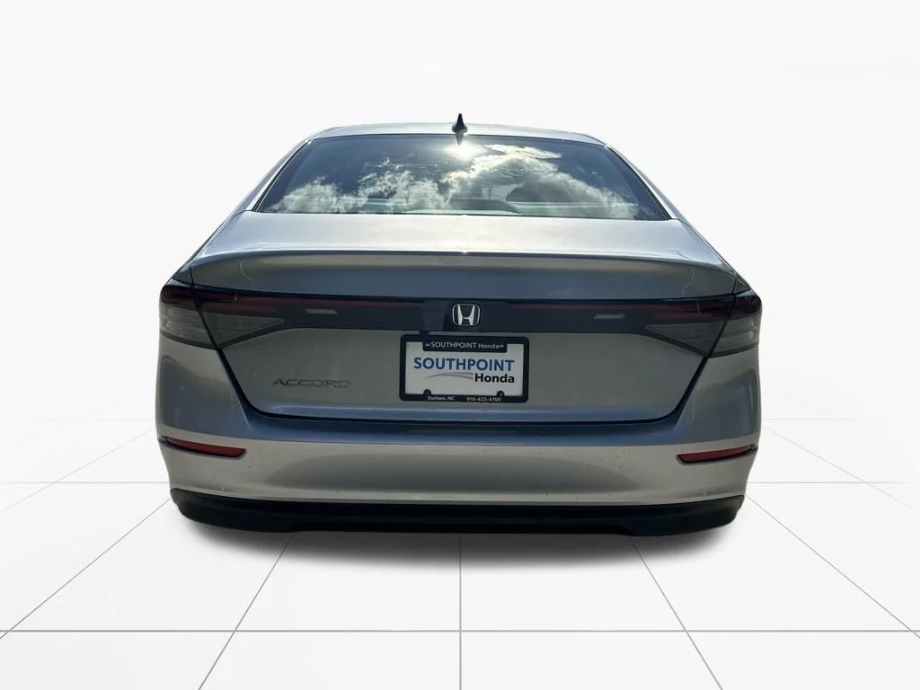 Used 2026 Solar Silver Metallic Honda SE image 7