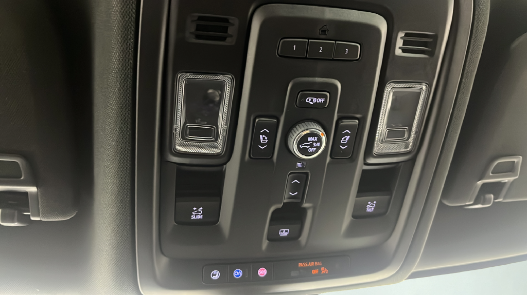 Used 2022 Black Chevrolet Premier image 26