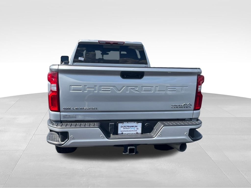 Used 2022 Silver Chevrolet High Country image 4