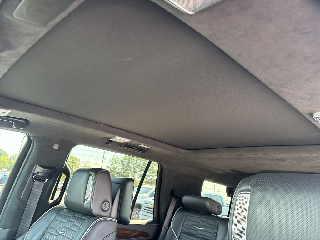 Used 2022 White Cadillac Sport Platinum image 24