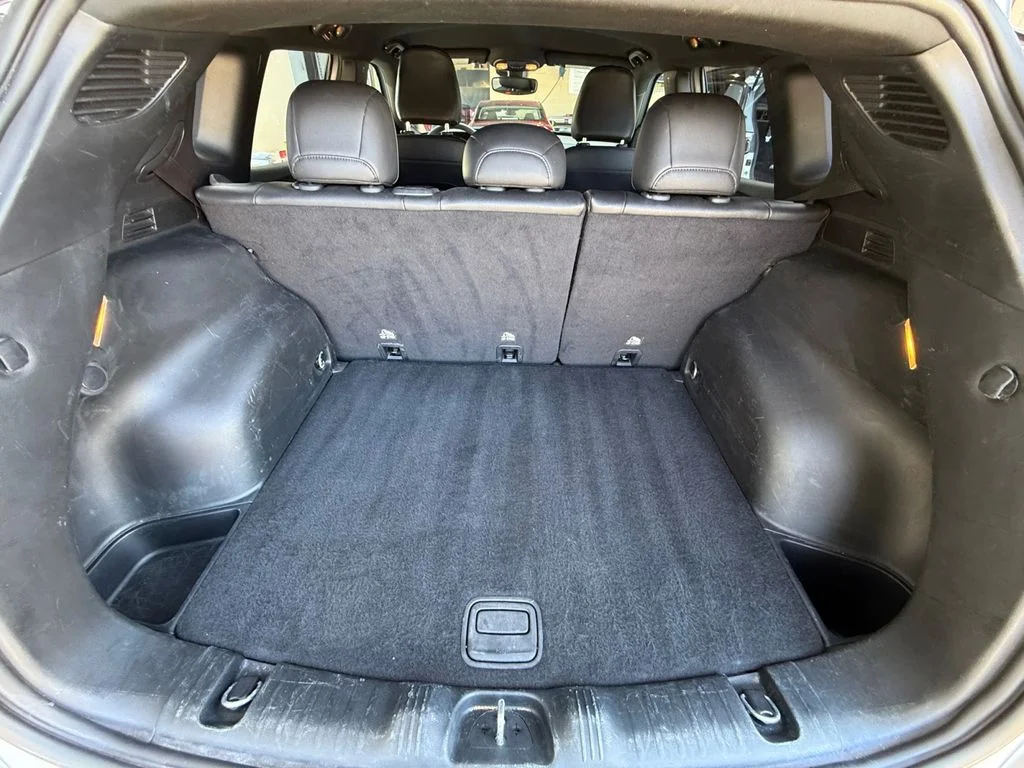 Used 2025 Silver Jeep Trailhawk image 19