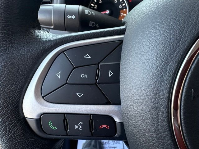Used 2023 Gray Jeep Altitude image 23