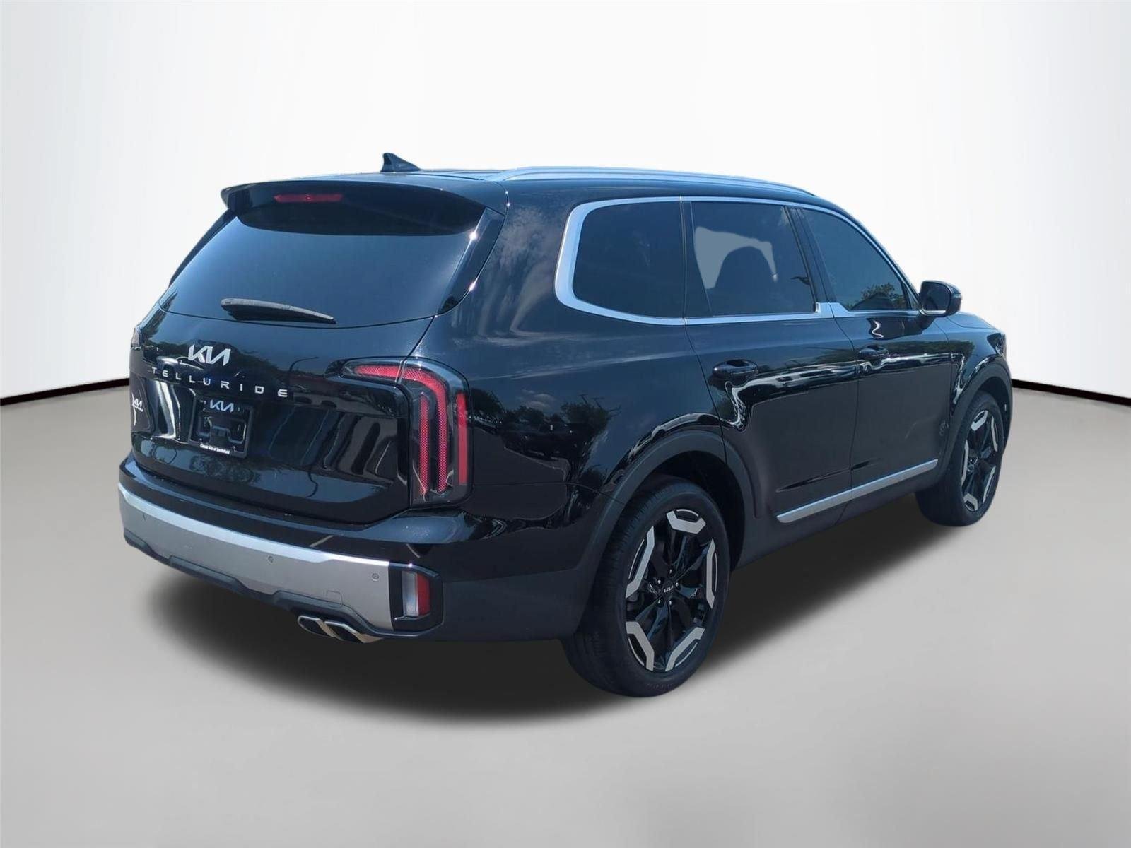 Used 2024 Ebony Black Kia EX image 15