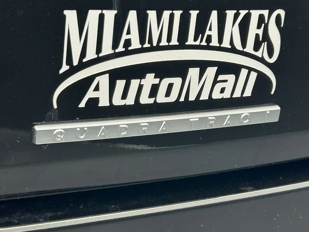 Used 2023 Diamond Black Crystal Pearlcoat Jeep Base image 44