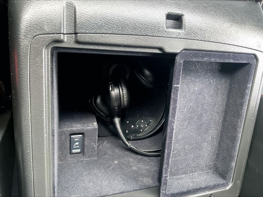 Used 2023 Gray Nissan Platinum image 28