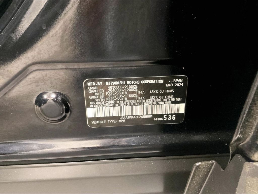 Used 2024 Silver Mitsubishi SE image 35