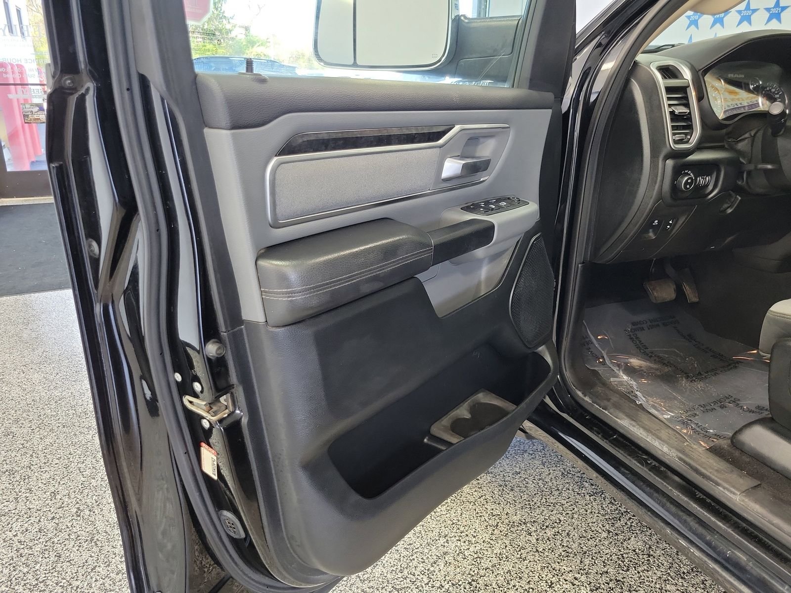 Used 2019 Black Ram Big Horn/Lone Star image 6