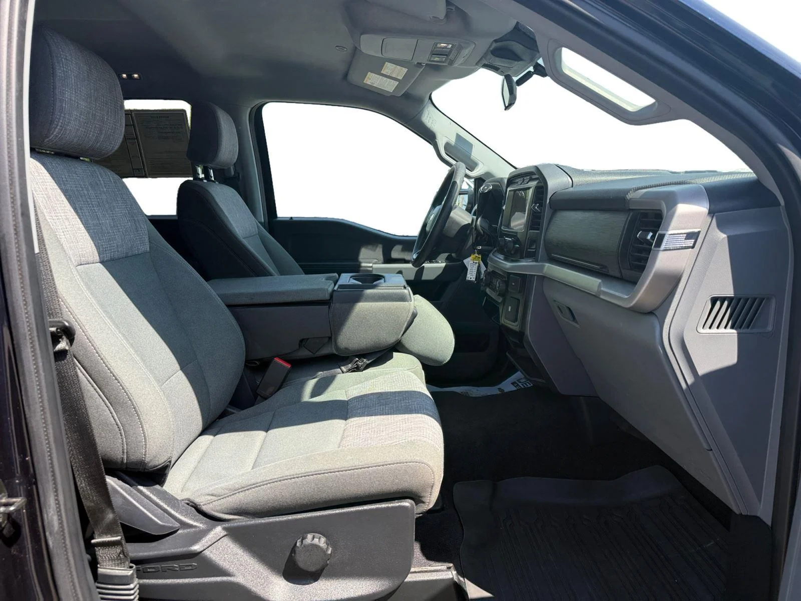 Used 2023 Agate Black Ford XLT image 25