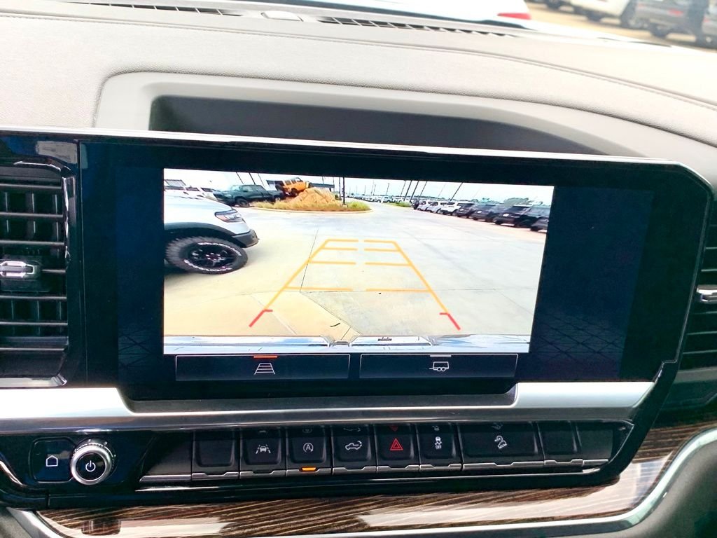 Used 2024 White GMC Elevation image 37