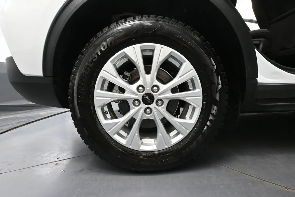 Used 2023 White Ford Active image 11
