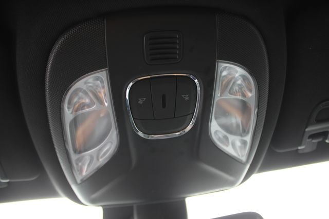 Used 2024 White Jeep Latitude image 11