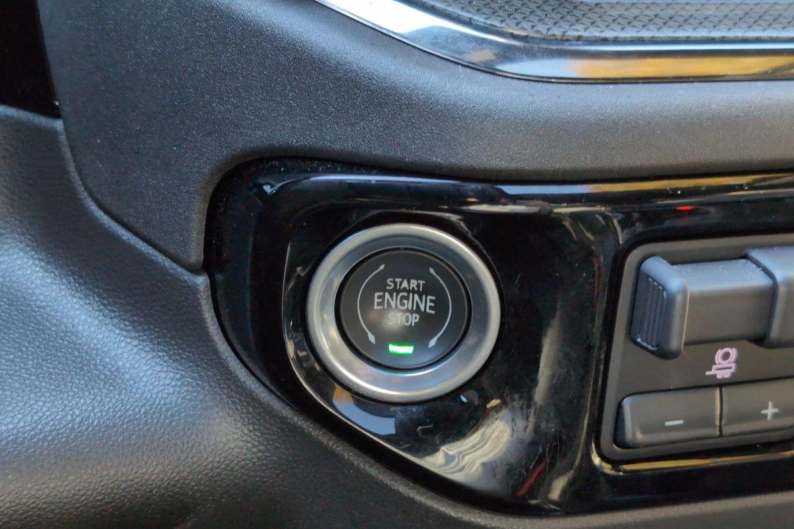 Used 2023 SUMMIT WHITE Chevrolet ZR2 image 23