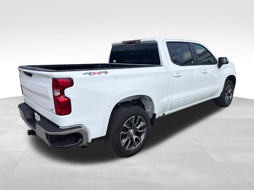 Used 2024 White Chevrolet LT image 5