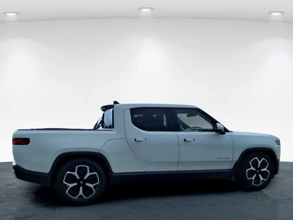 Used 2022 White Rivian Adventure image 13