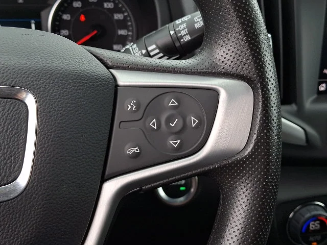 Used 2024 White GMC SLE image 21