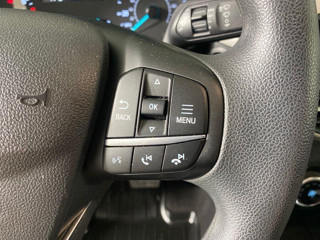 Used 2022 White Metallic Ford SE image 14