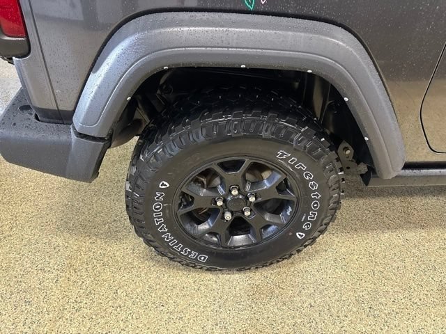 Used 2021 Granite Crystal Metallic Clearcoat Jeep Willys image 6