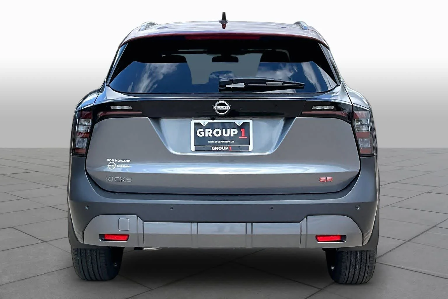 New 2026 Gun Metallic/Scarlet Ember Tintcoat Nissan SR image 4