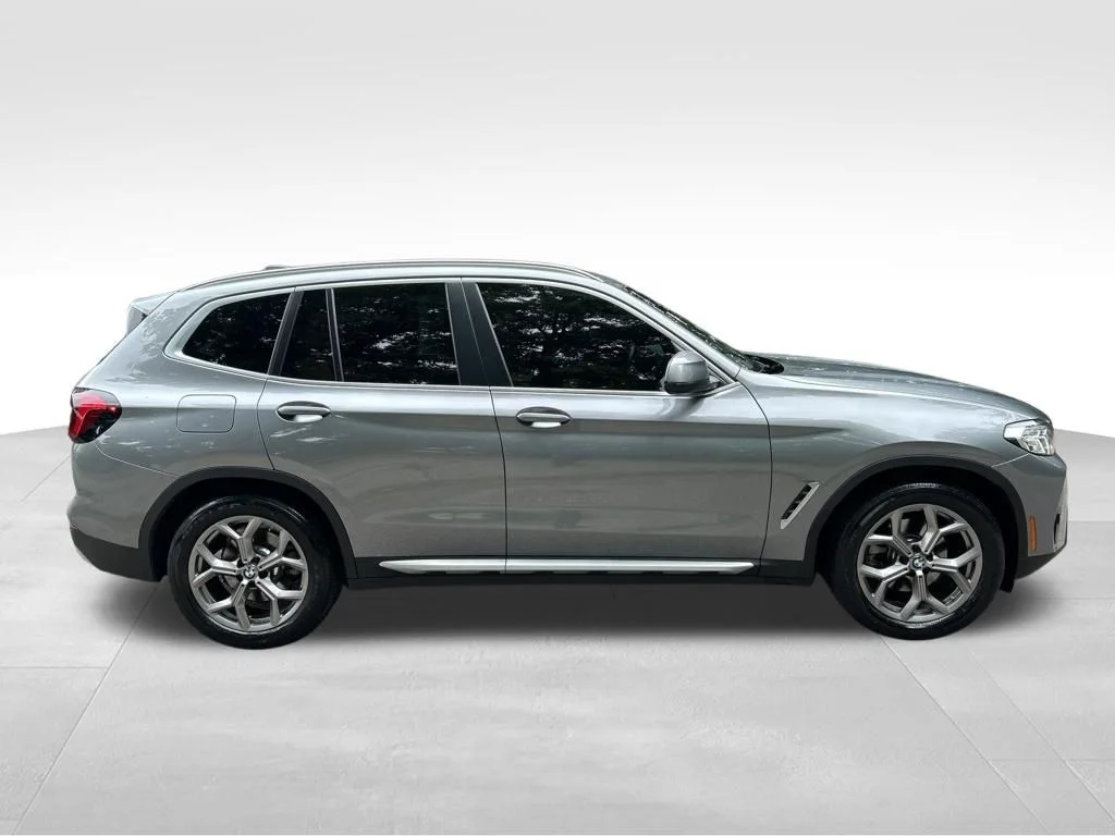 Used 2023 Gray BMW xDrive30i image 7