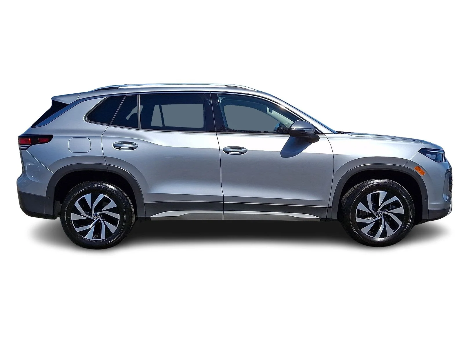 Used 2025 Pyrite Silver Metallic   K2k2 Volkswagen S image 7