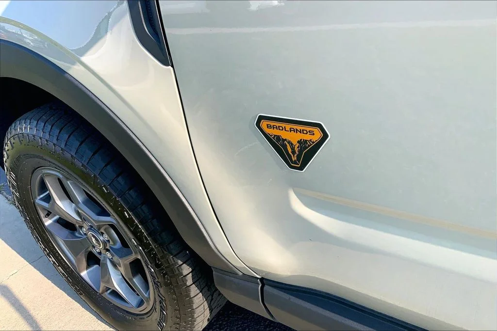 Used 2024 Beige Ford Badlands image 4