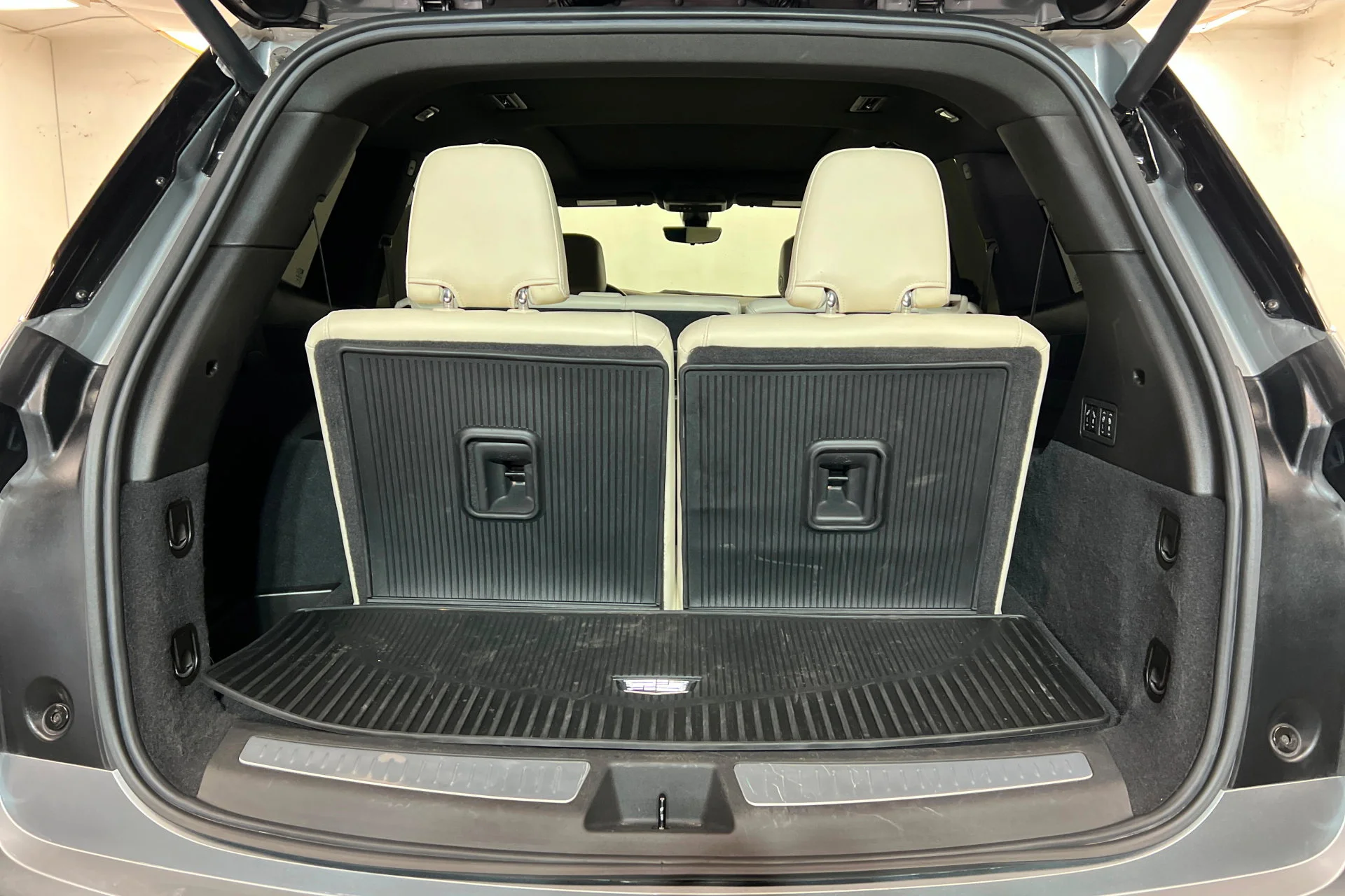 2025 Cadillac XT6 Sport - Photo 23