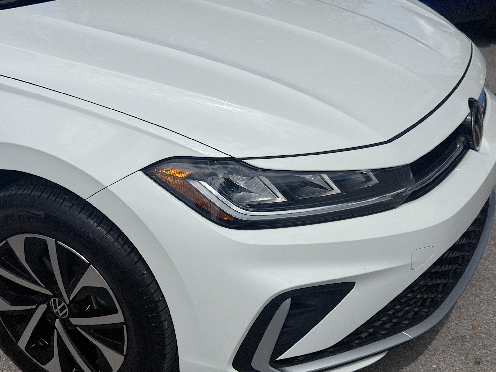 Certified Used 2025 Pure White Volkswagen S image 33