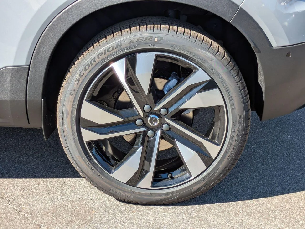 2026 Volvo XC40 Ultra - Photo 6