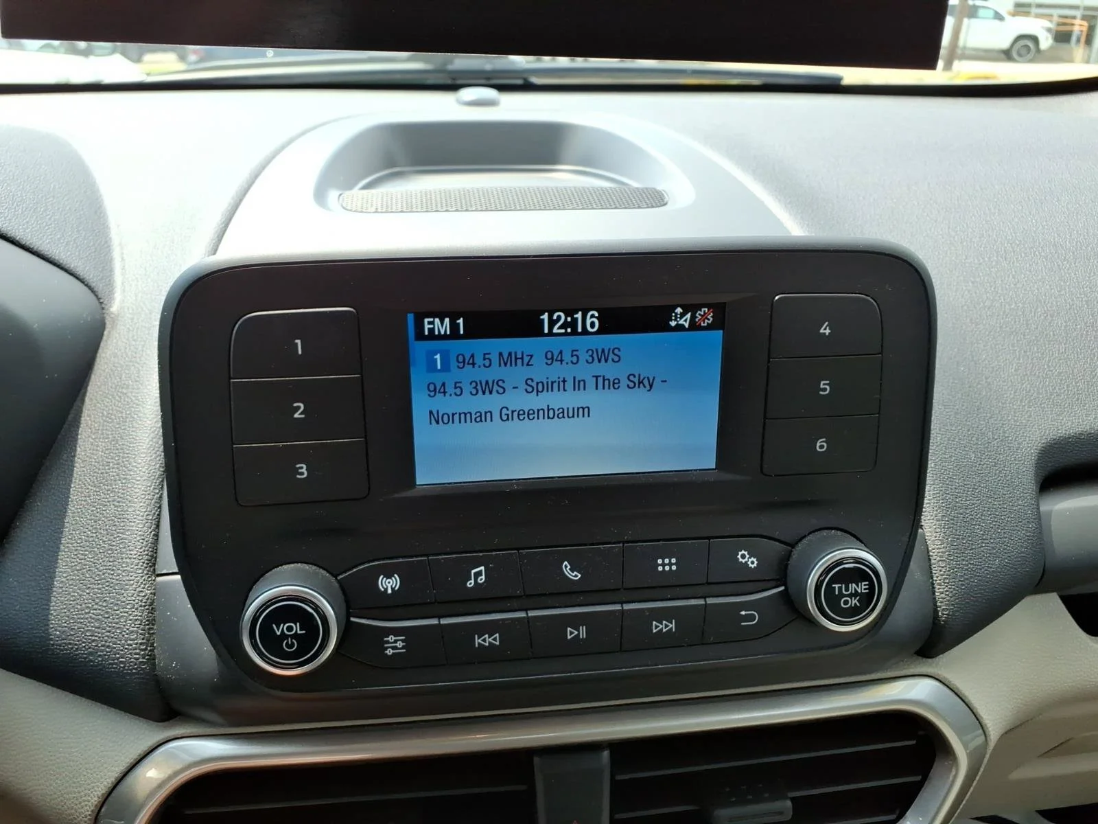 Used 2022 Smoke Metallic Ford S image 25