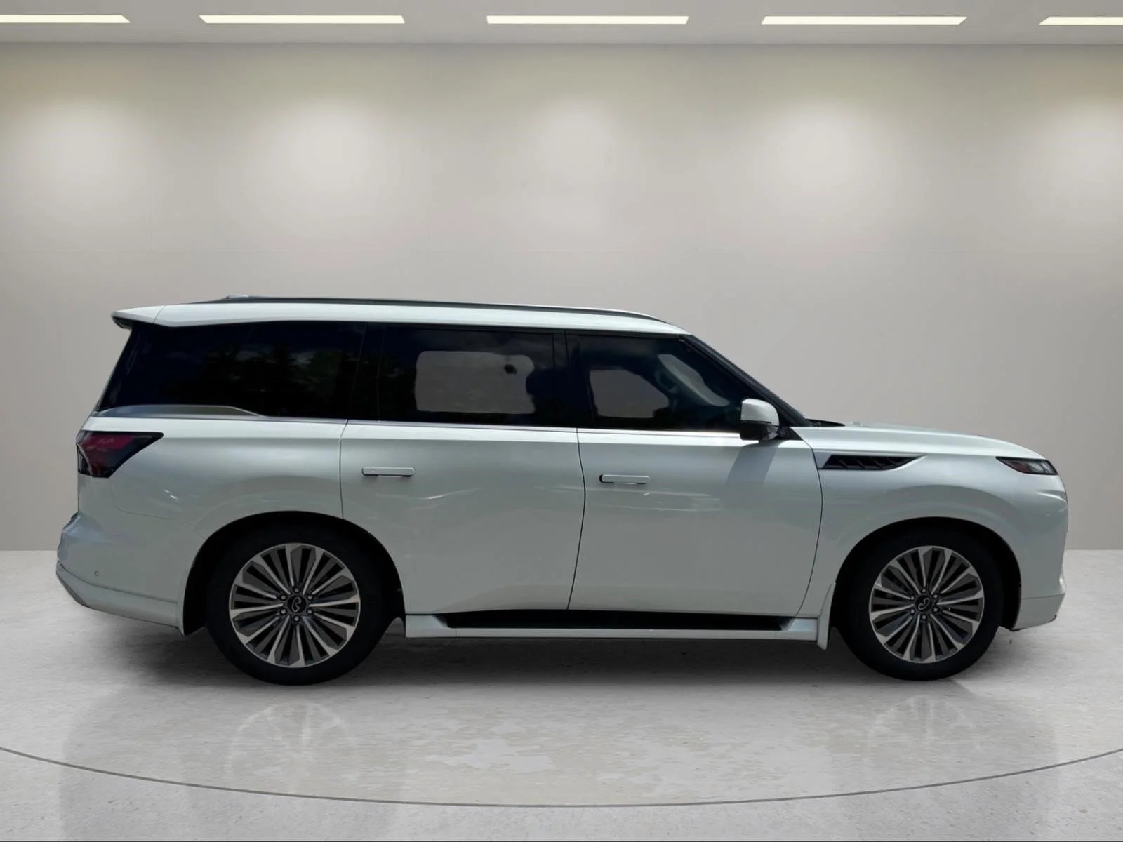 Used 2025 Radiant White INFINITI SENSORY image 6