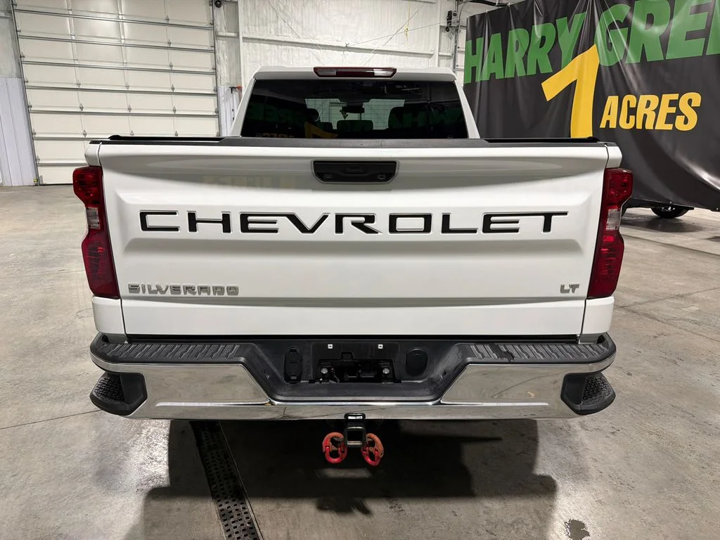 Used 2025 Summit White Chevrolet LT image 8