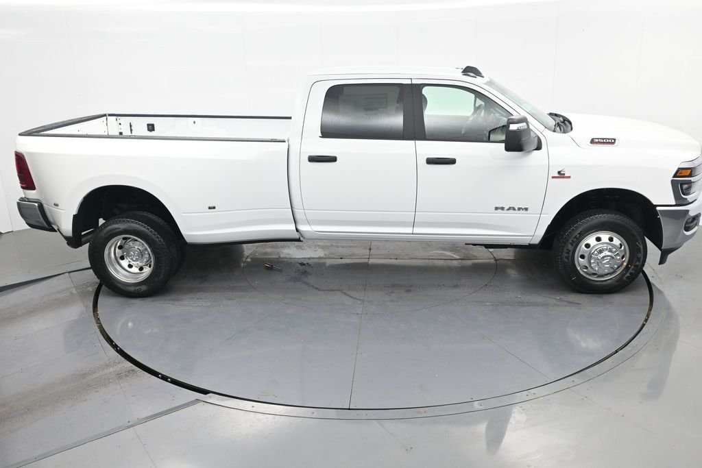 New 2026 Bright White Clear-Coat Exterior Paint RAM Big Horn image 25