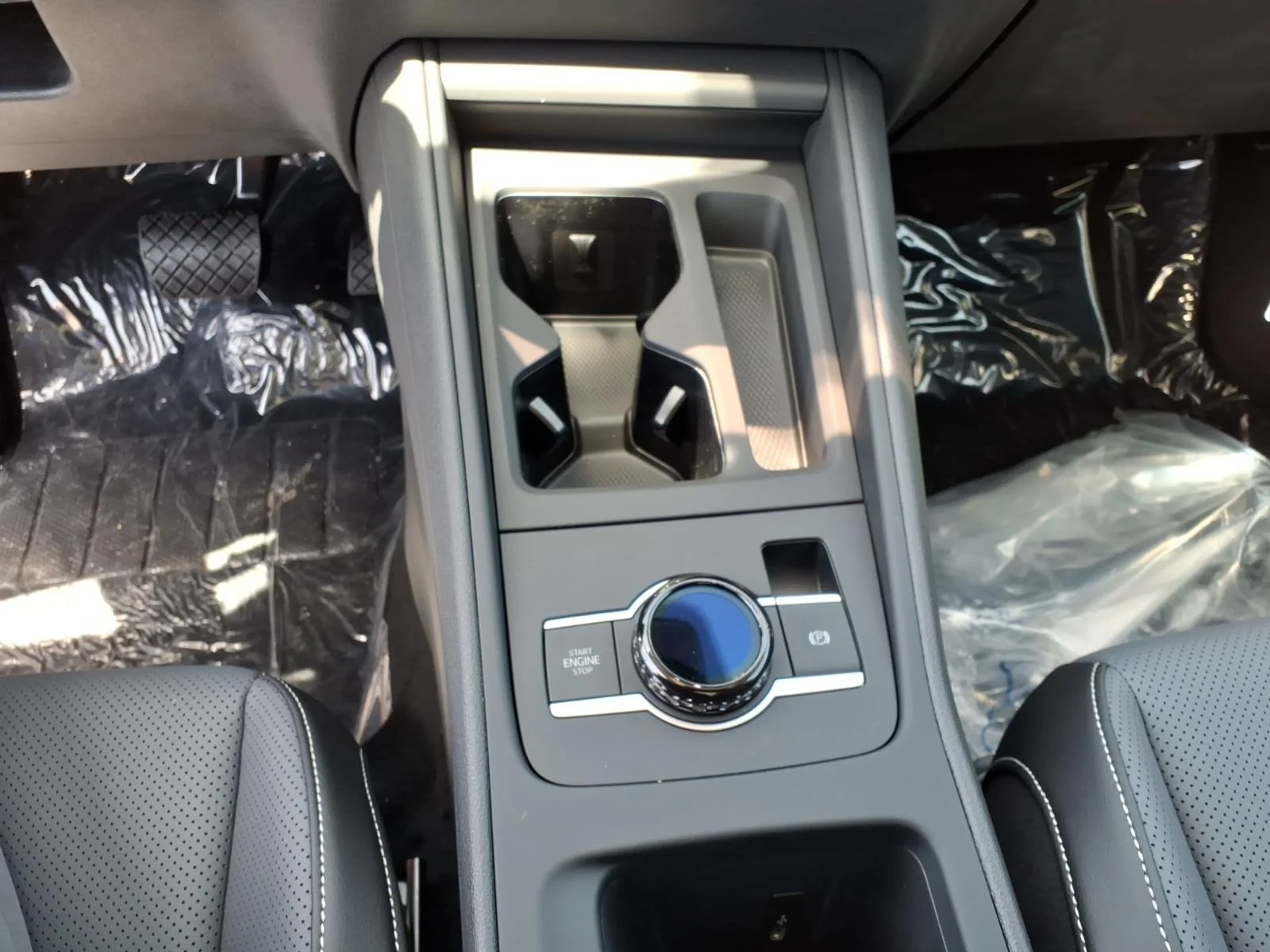 New 2026 Pure White Volkswagen SE 4MOTION image 8