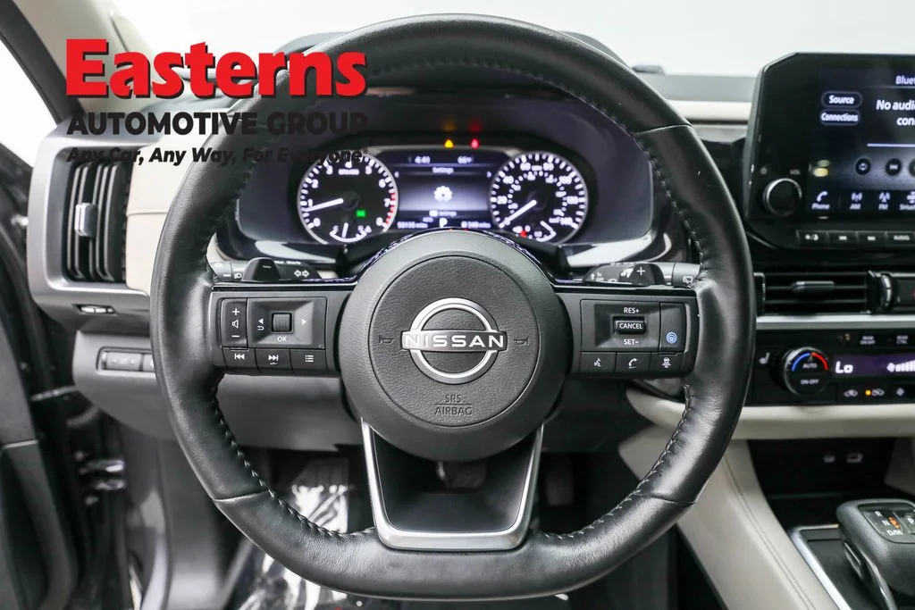 Used 2023 Gray Nissan SL image 10