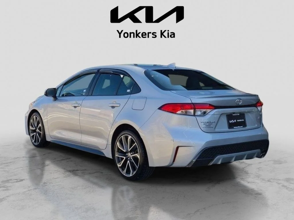Used 2020 Silver Toyota SE image 9