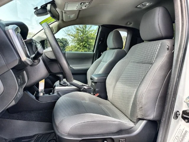 Used 2020 White Toyota SR5 image 11