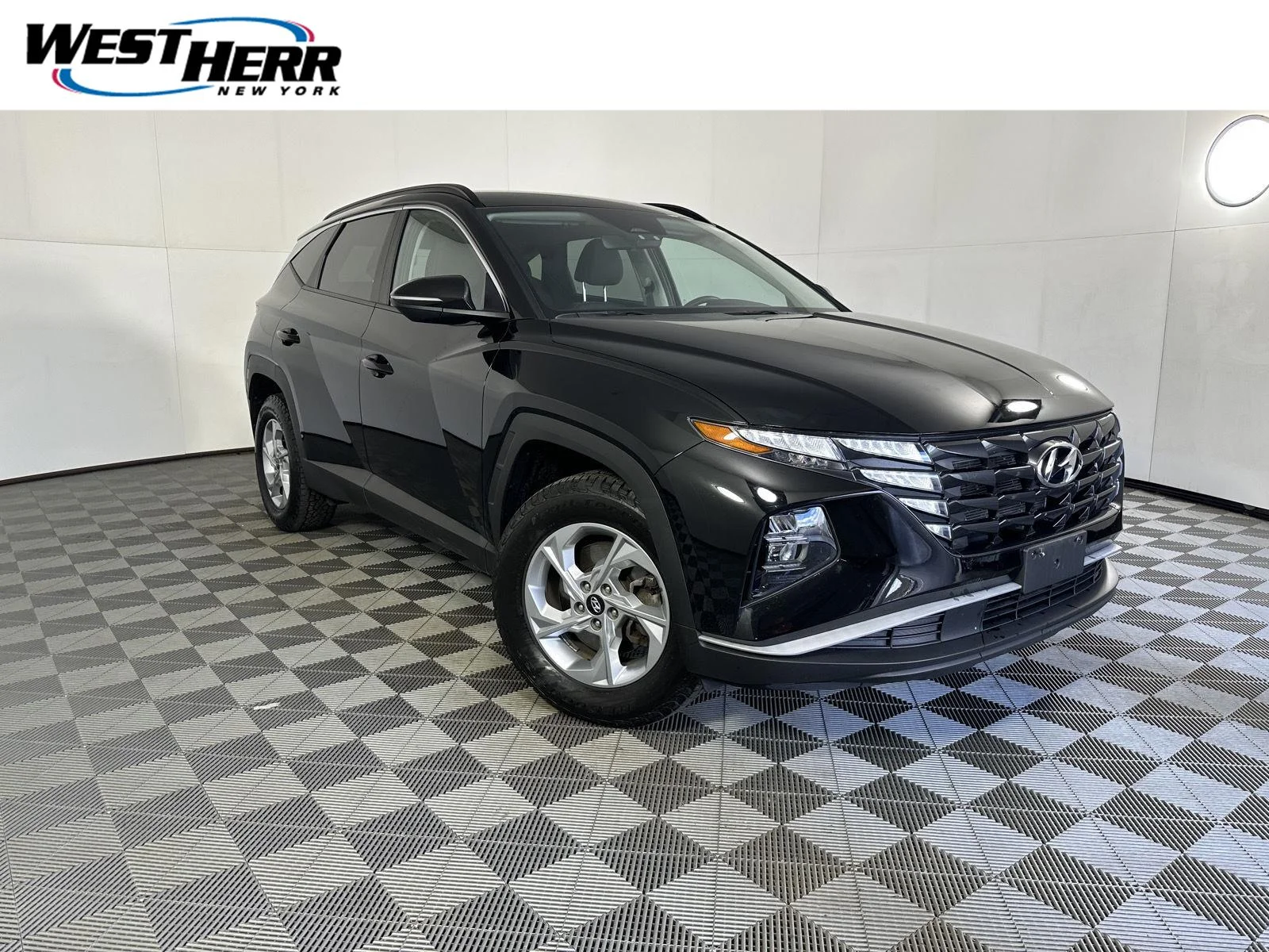 Used 2023 Phantom Black Hyundai SEL image 1