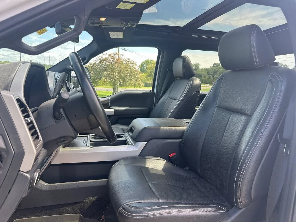 Used 2022 White Ford Lariat image 3