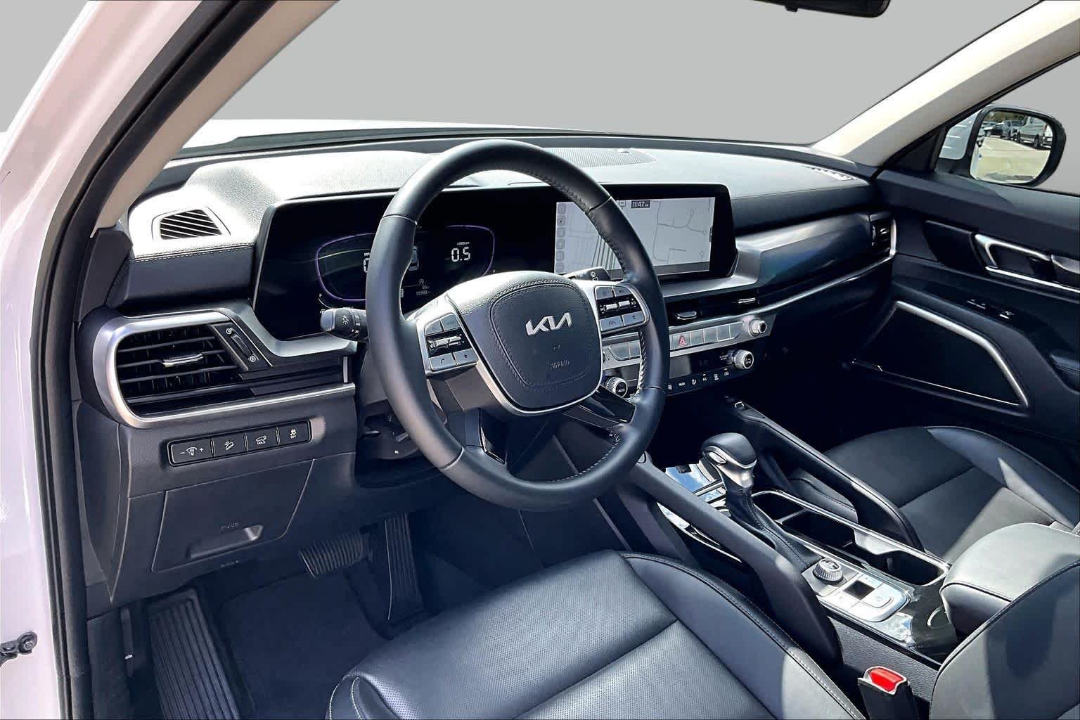 Used 2025 Glacial White Pearl Kia S image 16