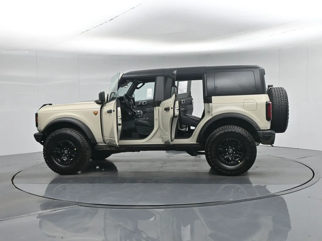 New 2026 Desert Sand Ford Badlands image 34