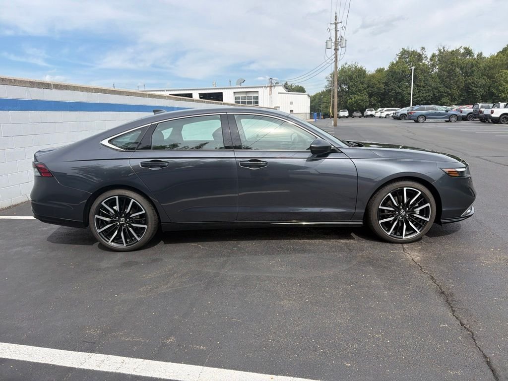 Certified Used 2025 Meteorite Gray Metallic Honda Touring image 6