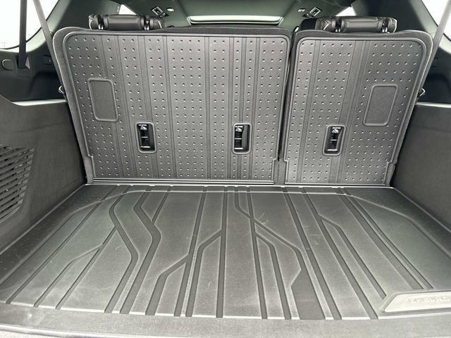 2026 Chevrolet Suburban Premier - Photo 18