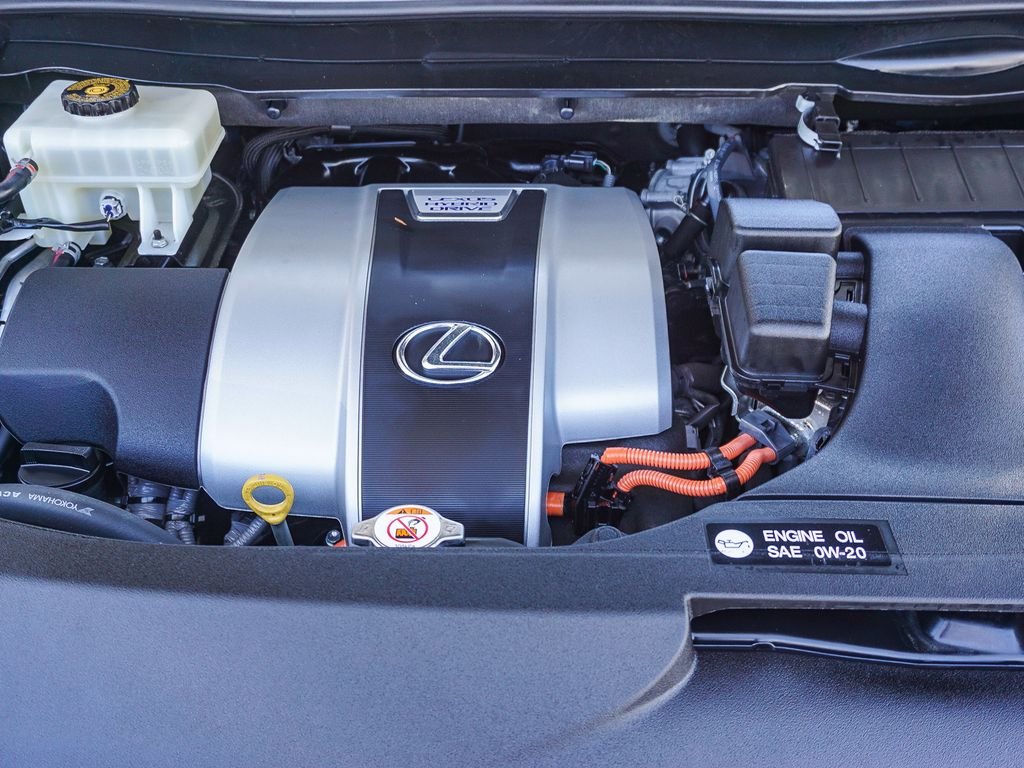 Used 2022 White Lexus 450h image 26