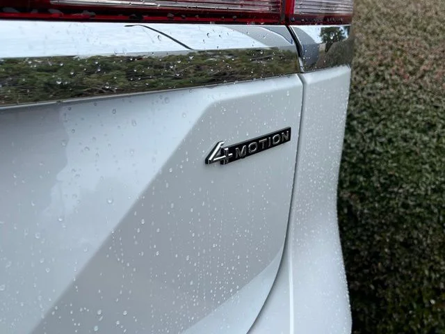 New 2026 White Volkswagen 2.0T SE w/Technology image 10