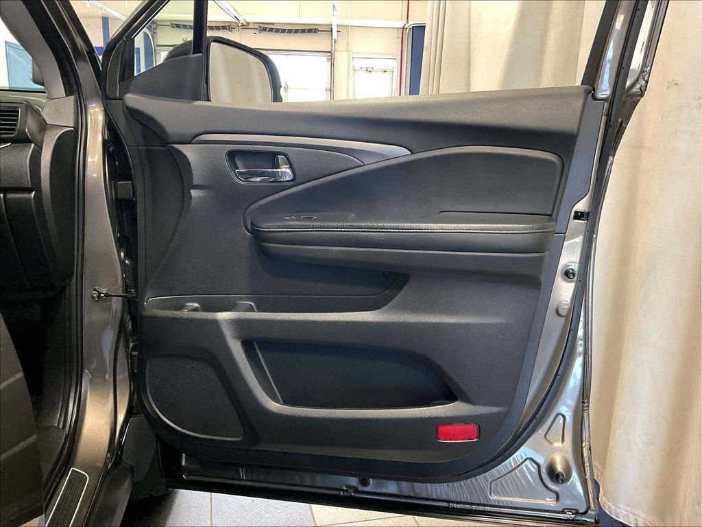 Used 2020 Brown Honda RTL image 12