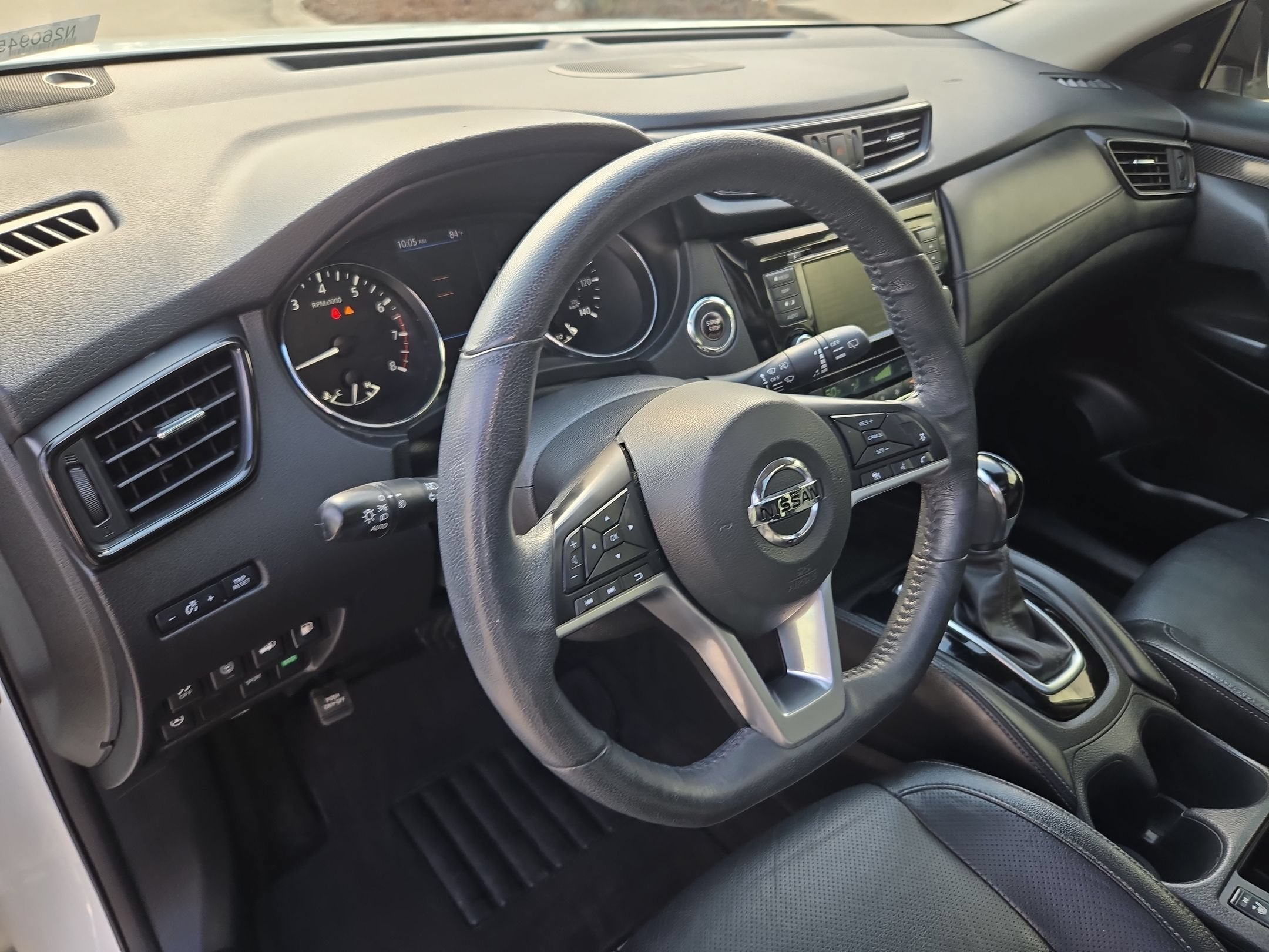 Used 2018 Pearl White Nissan SL image 11