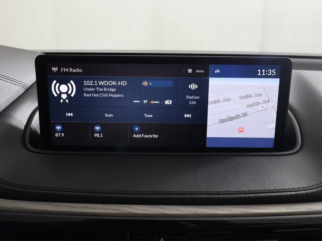 Used 2022 Silver Acura Advance image 49