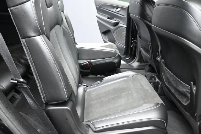Used 2024 Black Jeep Altitude X image 24